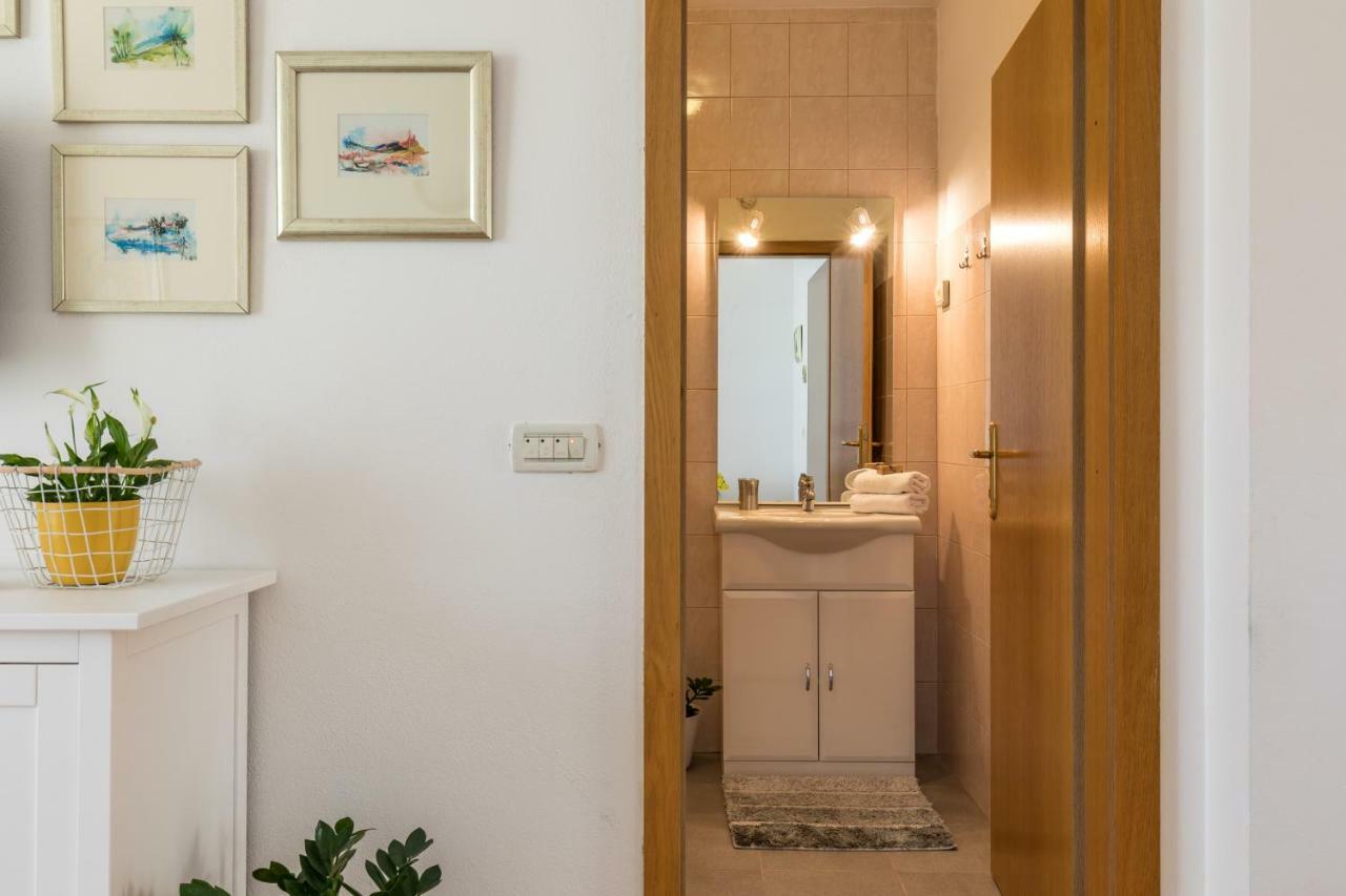 Apartments Rogulj Trogir Exterior photo