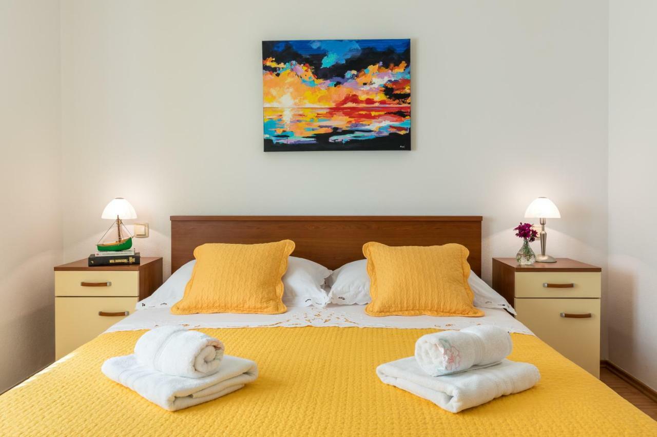 Apartments Rogulj Trogir Exterior photo