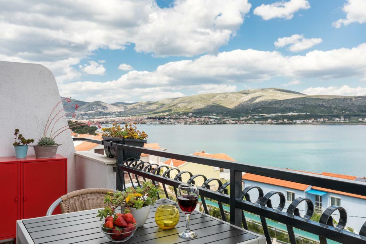 Apartments Rogulj Trogir Exterior photo